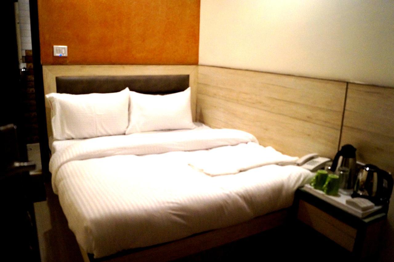 Optimum Oxford International Hotel Új-Delhi Kültér fotó