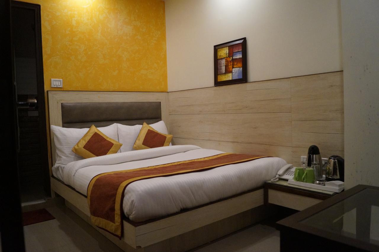 Optimum Oxford International Hotel Új-Delhi Kültér fotó